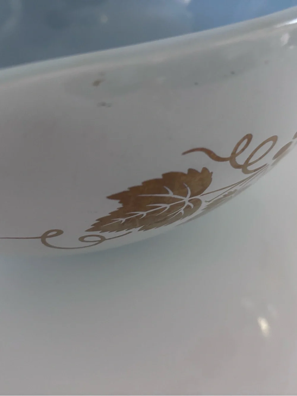 Vintage Pyrex Golden Grapes Promotional Cinderella Bowl - 4qt 444